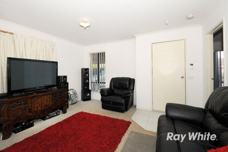 102 Scarborough Avenue, Cranbourne West VIC 3977, Cranbourne West - Thumbnail 4