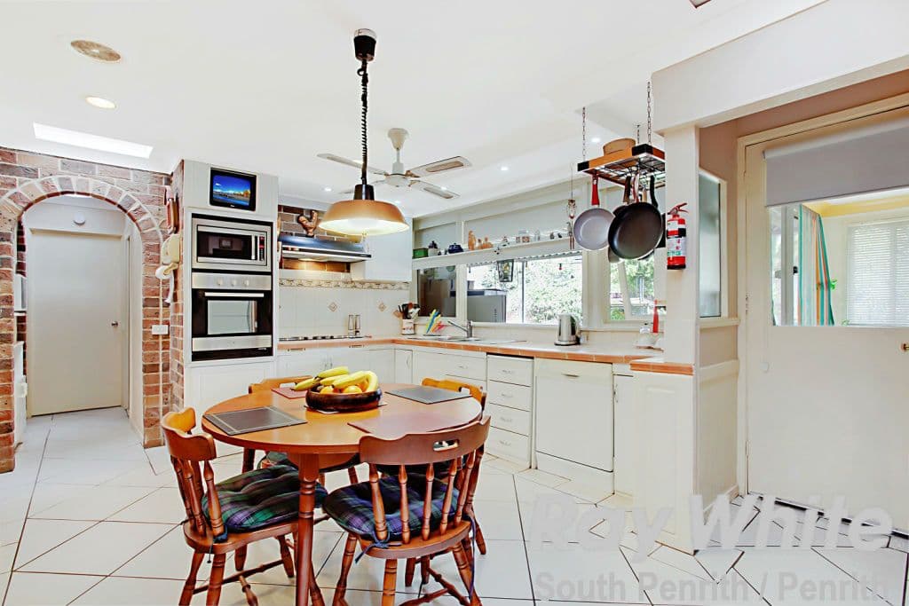 4 Hillview Avenue, SOUTH PENRITH NSW 2750, South Penrith - Thumbnail 3