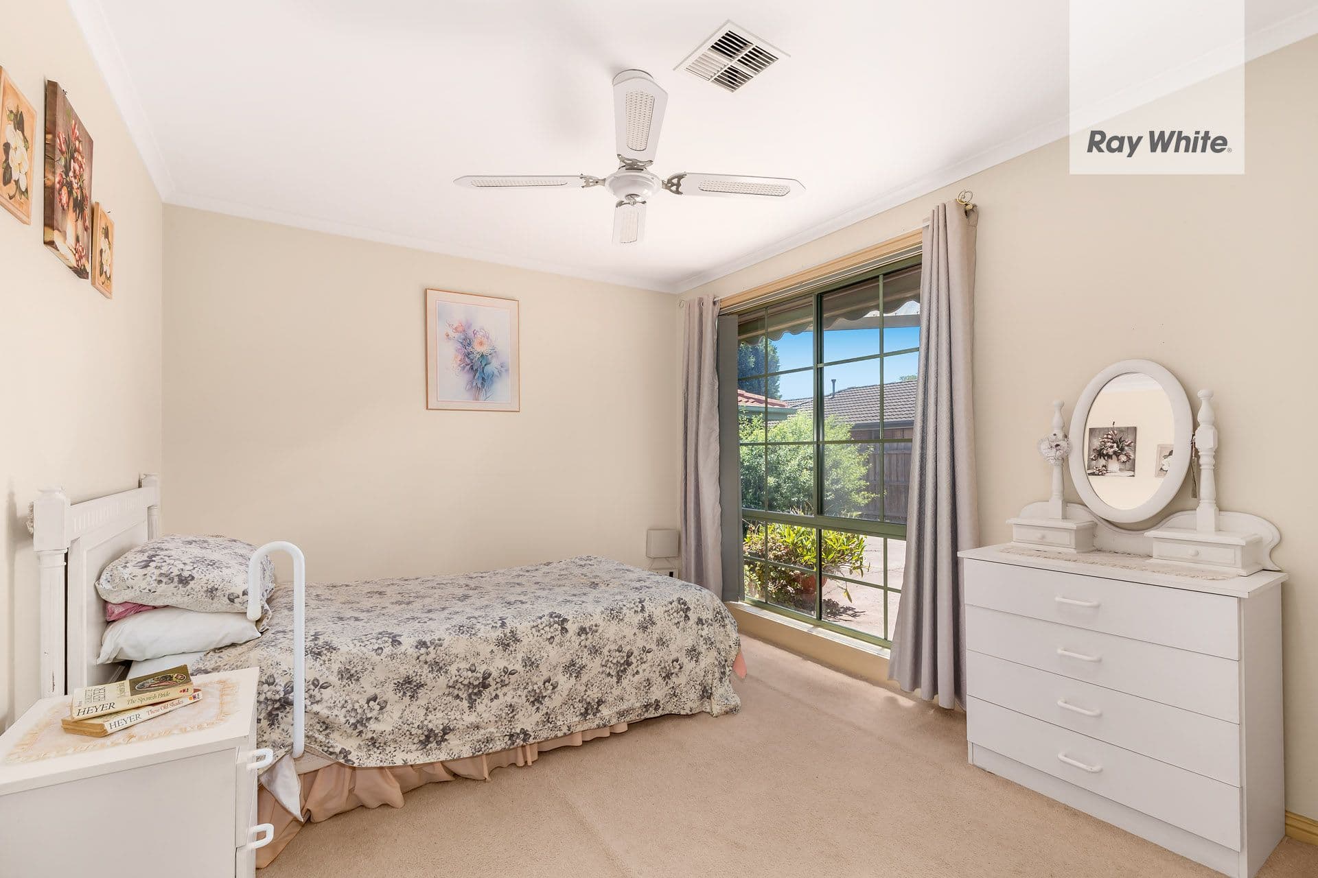 42 Carbon Crescent, Mill Park VIC 3082, Mill Park - Thumbnail 4