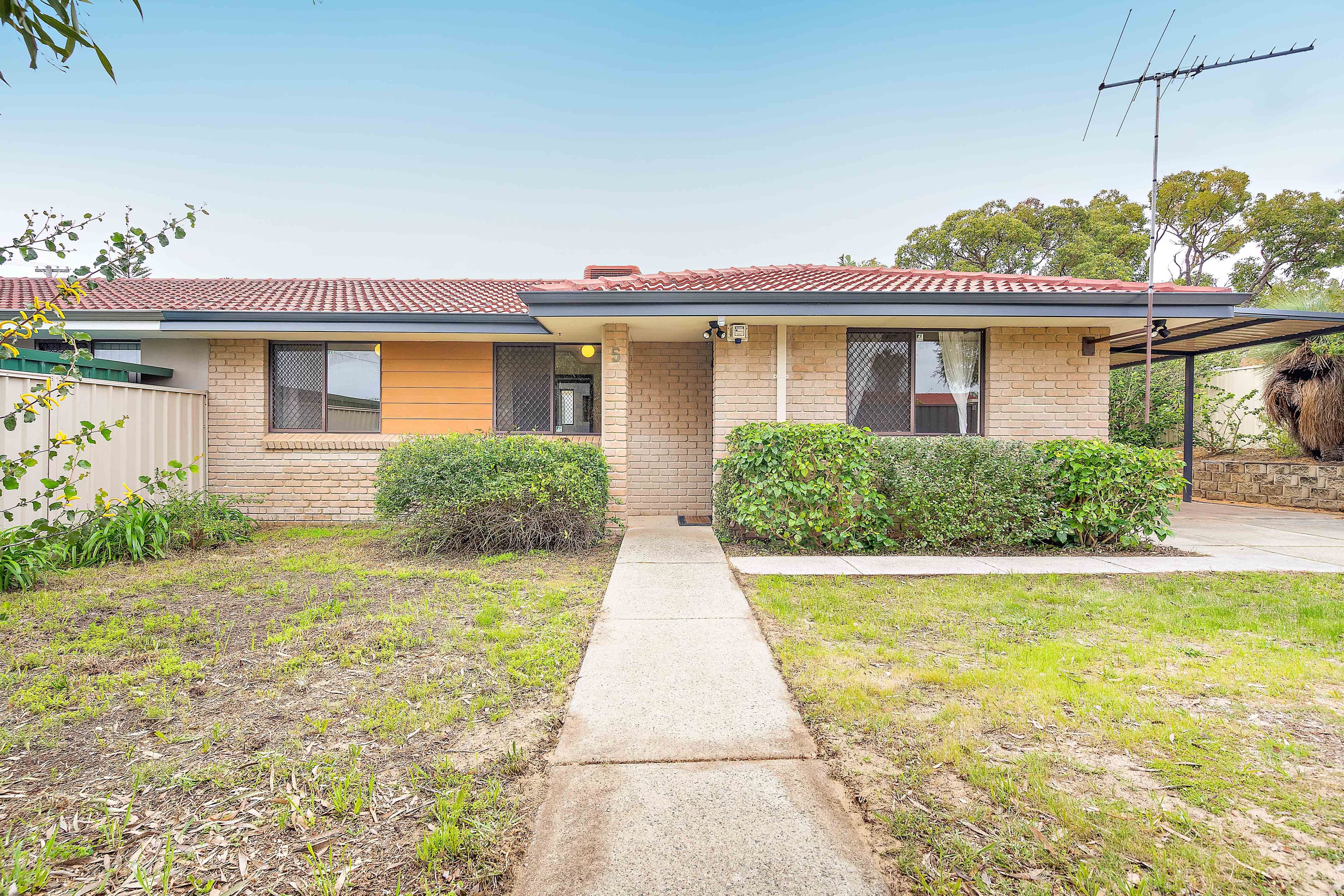5 Bardsley Avenue, Girrawheen WA 6064, Girrawheen - Image 1