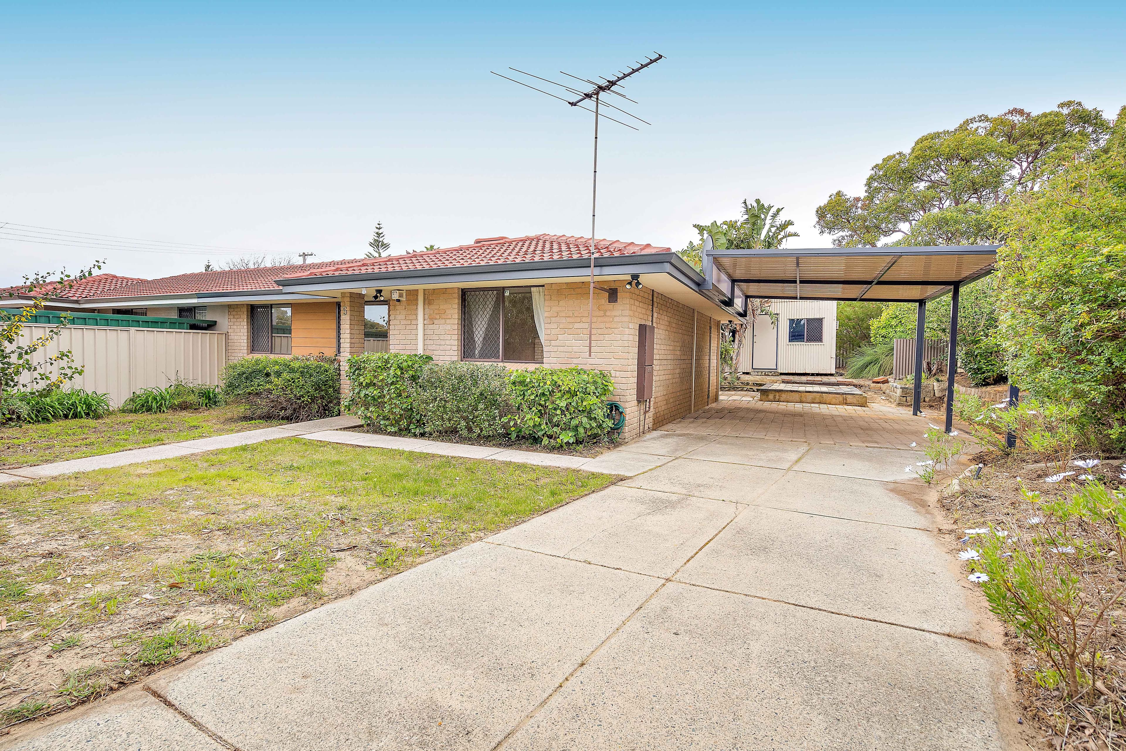 5 Bardsley Avenue, Girrawheen WA 6064, Girrawheen - Thumbnail 3