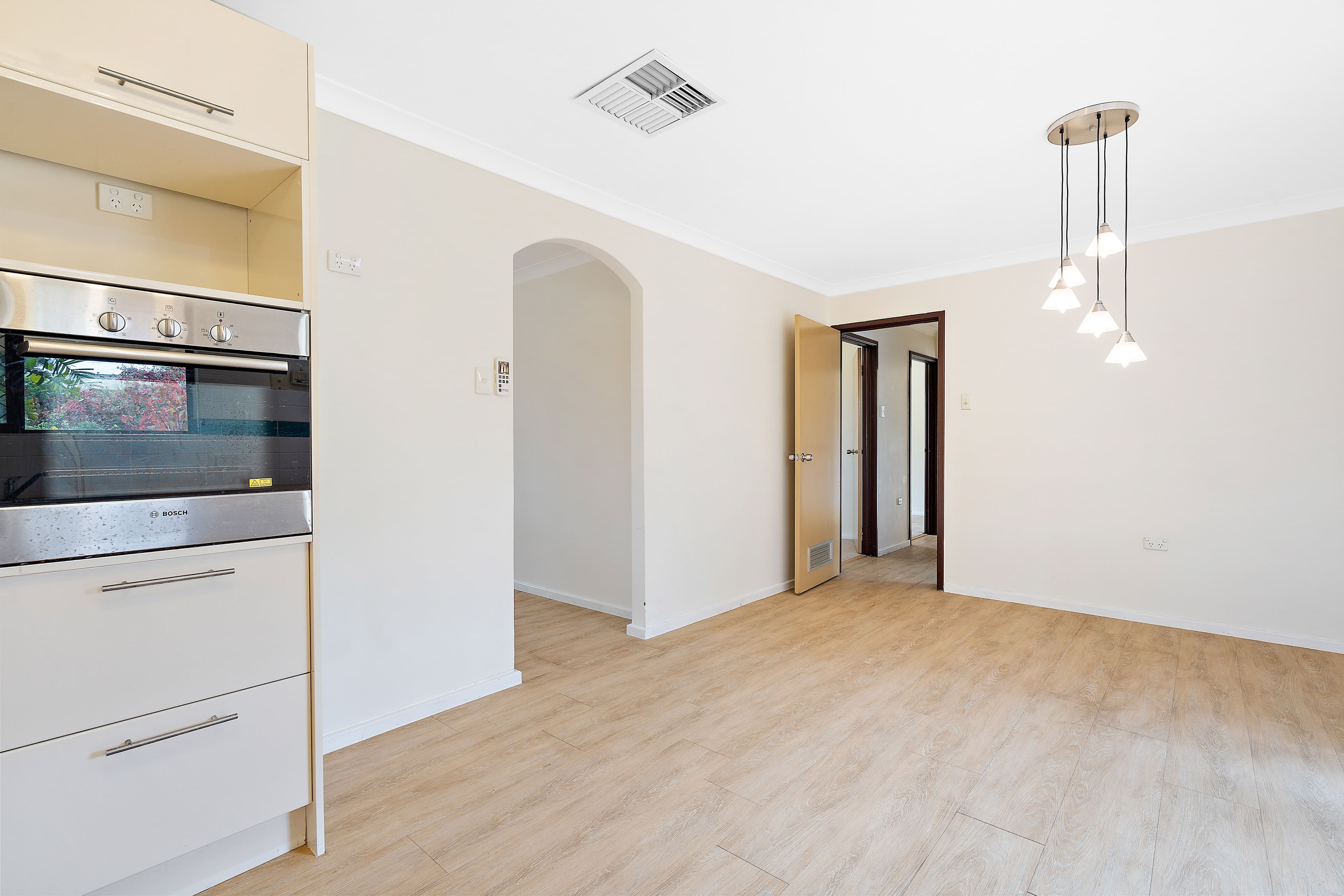 5 Bardsley Avenue, Girrawheen WA 6064, Girrawheen - Thumbnail 8