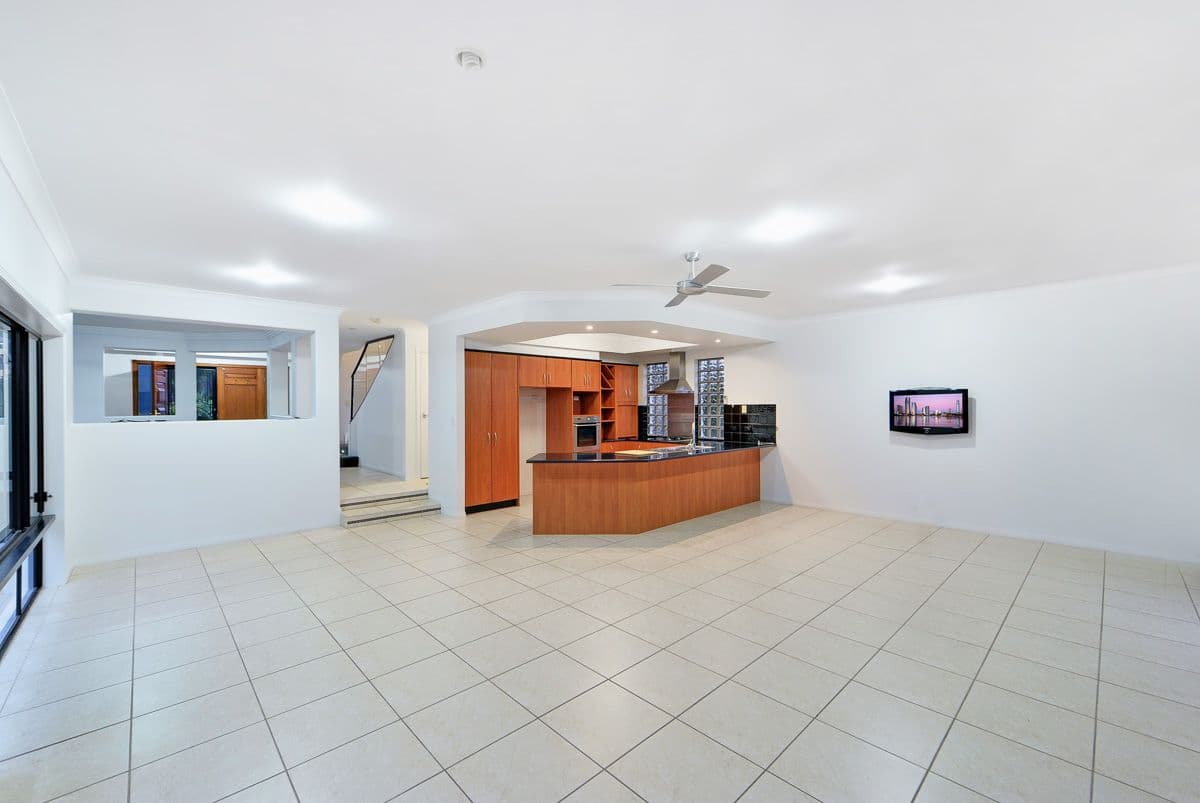 47 Maltravers Drive, Arundel QLD 4214, Arundel - Thumbnail 6