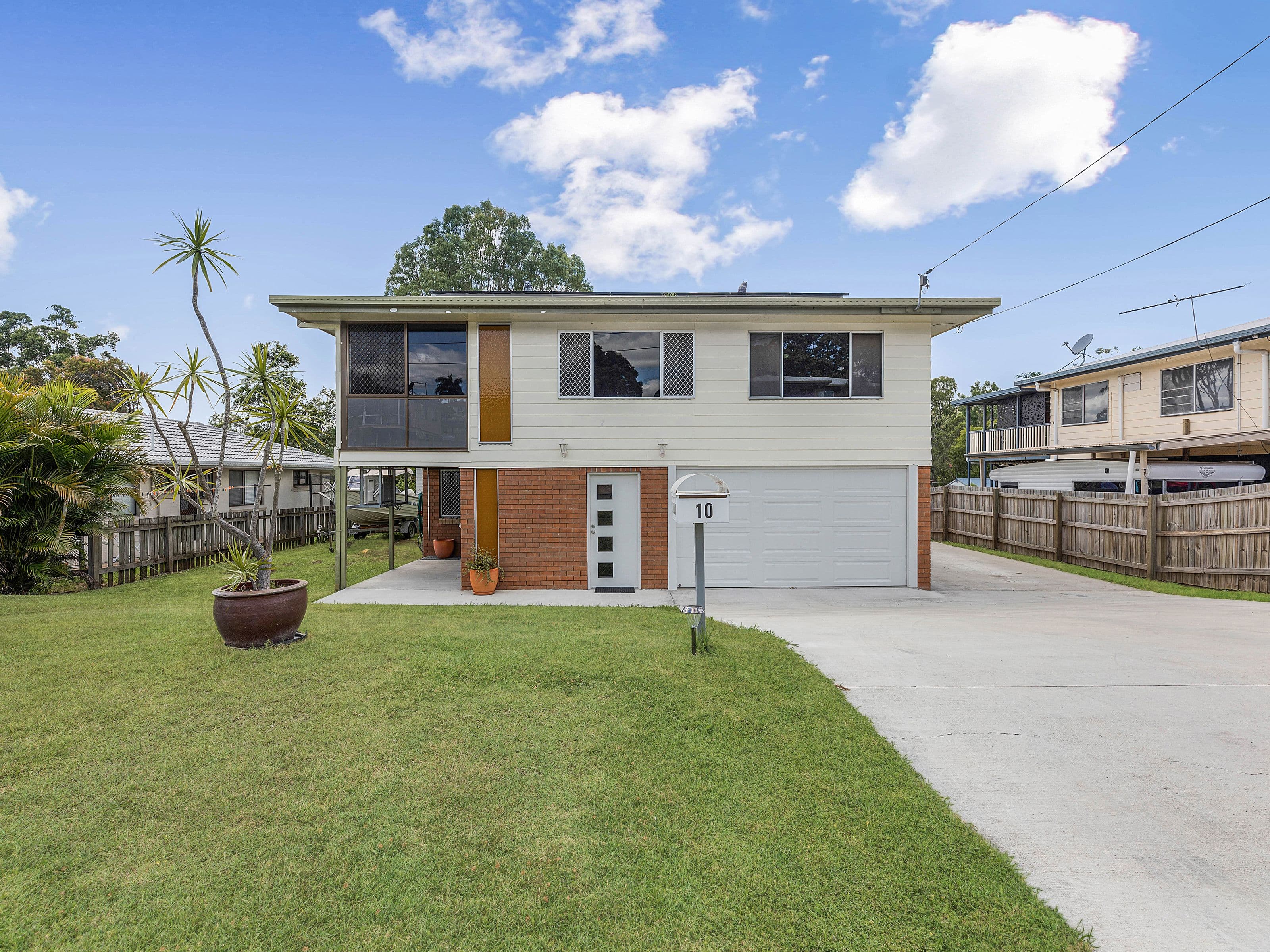 10 Bryant Court, Silkstone QLD 4304, Silkstone - Image 1
