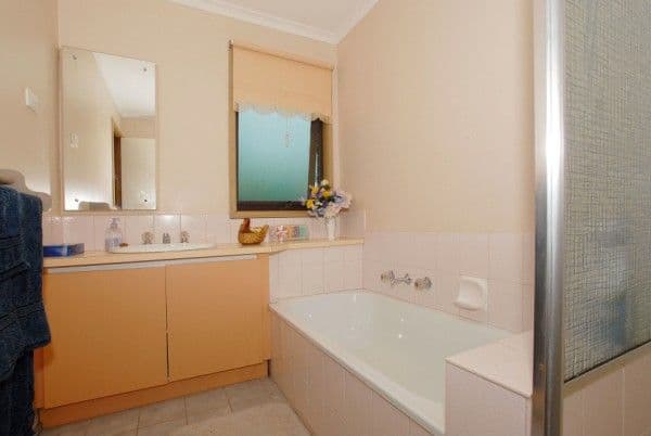 14 Tyntynder Drive, CARRUM DOWNS VIC 3201, Carrum Downs - Thumbnail 3