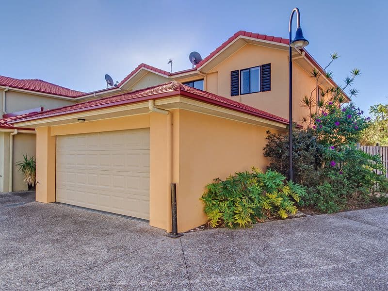 2 Geraldton Drive, VARSITY LAKES QLD 4227, Varsity Lakes - Thumbnail 2