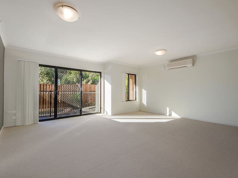 2 Geraldton Drive, VARSITY LAKES QLD 4227, Varsity Lakes - Thumbnail 5