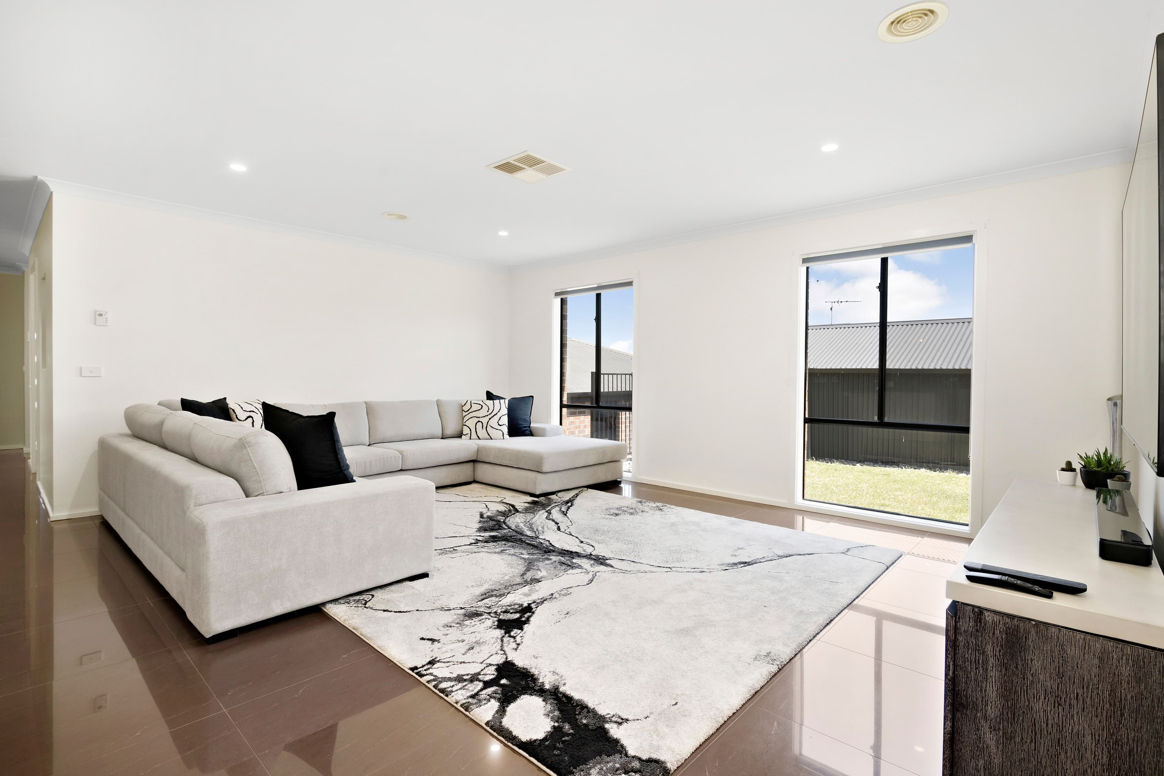 27 Windermere Boulevard, Pakenham VIC 3810, Pakenham - Thumbnail 3