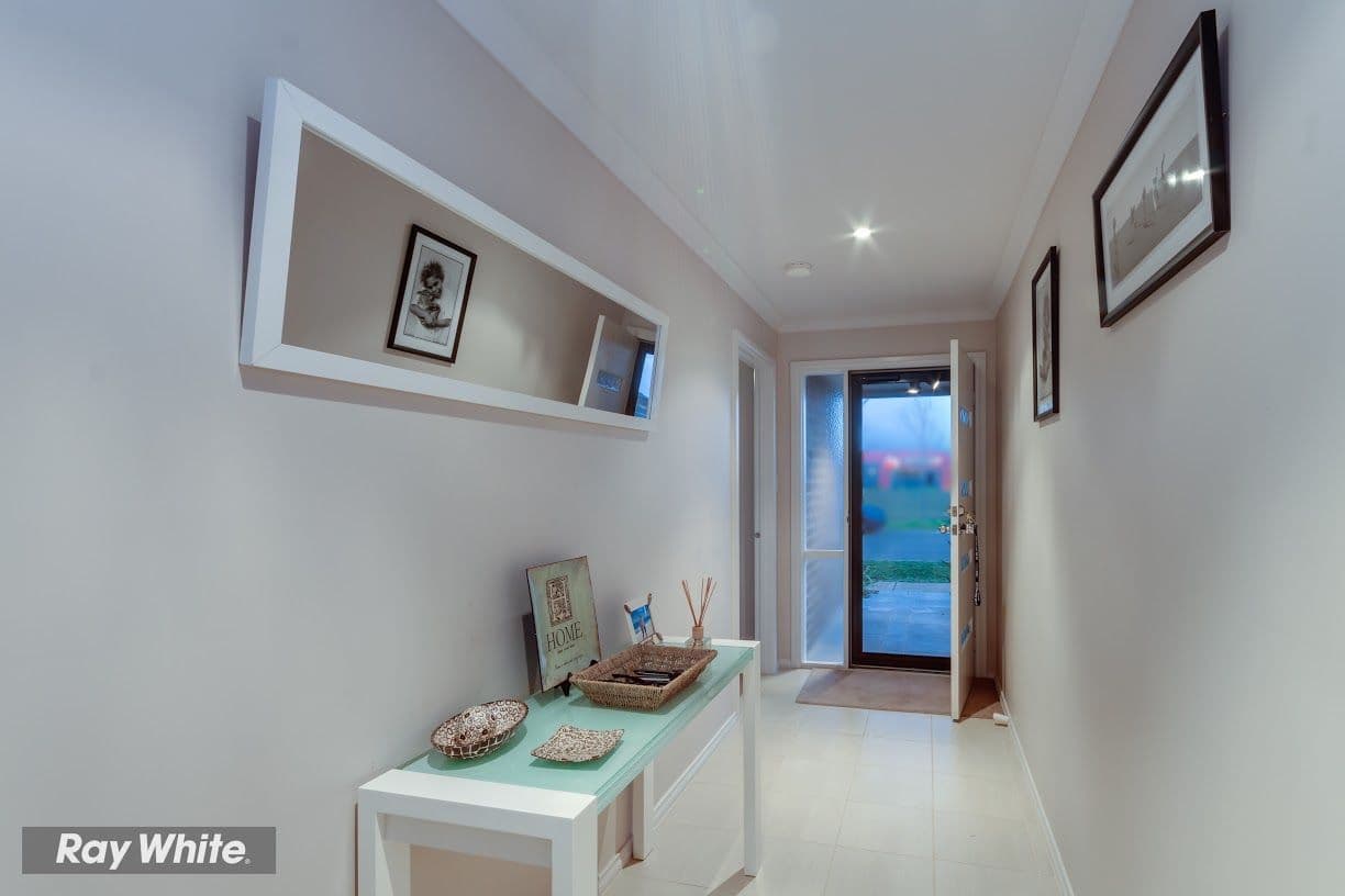 3 Grackle Crescent, WILLIAMS LANDING VIC 3027, Williams Landing - Thumbnail 2