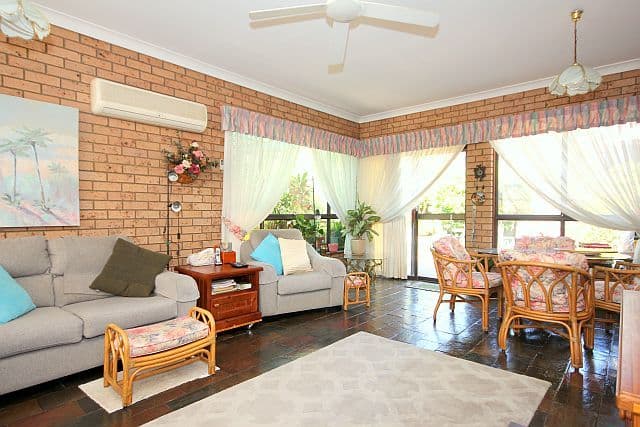 6 Amber Place, BASS HILL NSW 2197, Bass Hill - Thumbnail 3