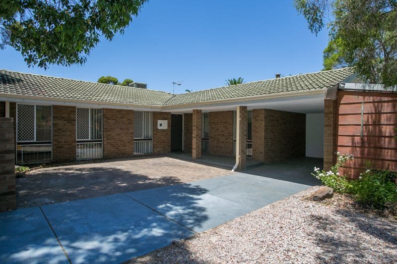4 Tamarine Way, Swan View WA 6056, Swan View - Thumbnail 2