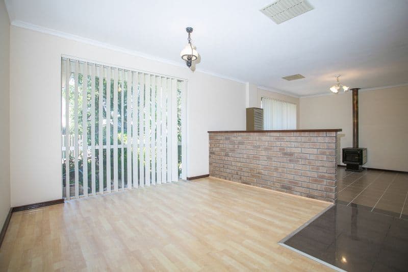 4 Tamarine Way, Swan View WA 6056, Swan View - Thumbnail 3