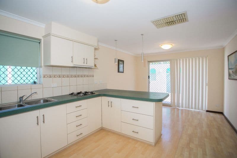 4 Tamarine Way, Swan View WA 6056, Swan View - Thumbnail 5