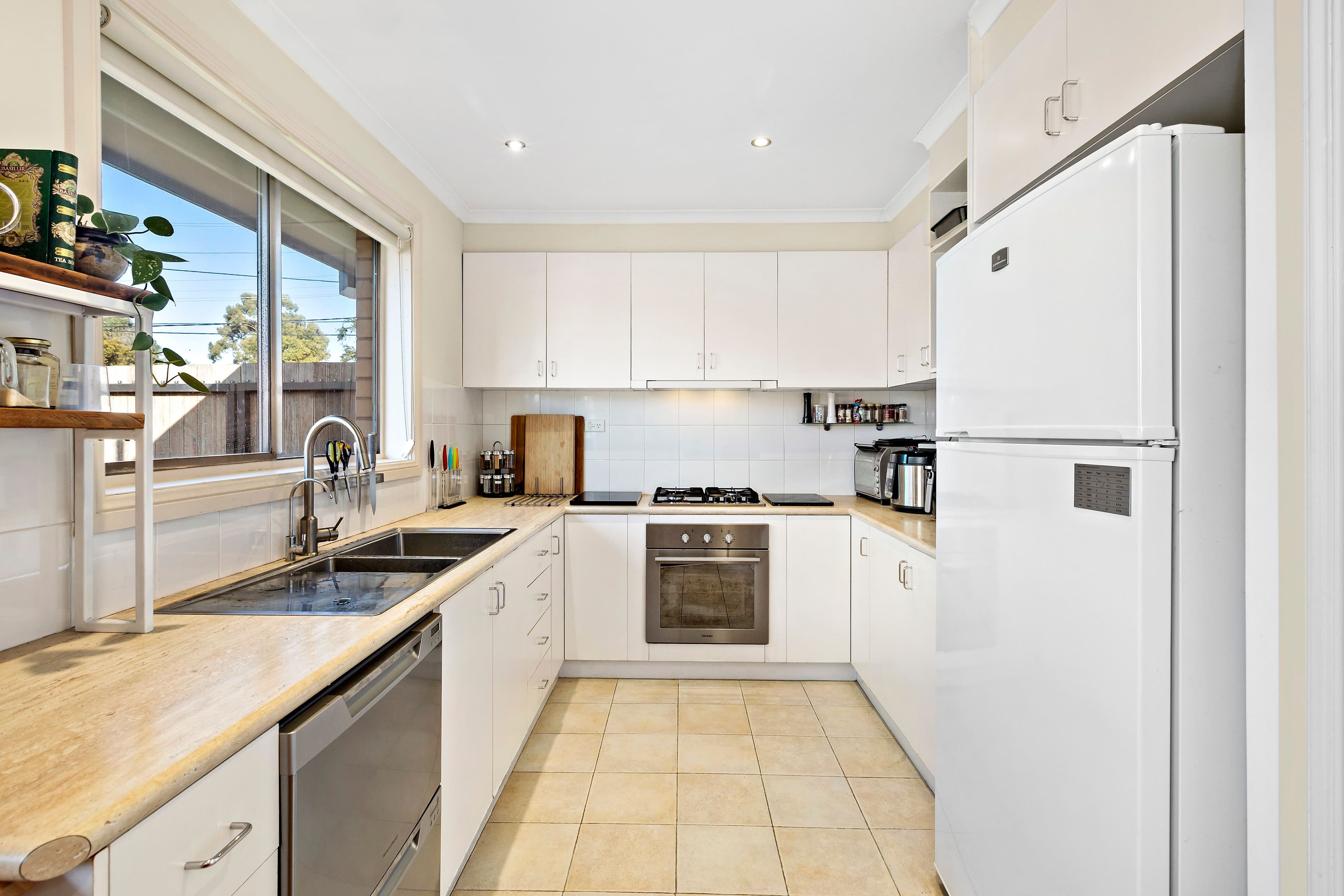 10 Madison Avenue, Dandenong North VIC 3175, Dandenong North - Thumbnail 5