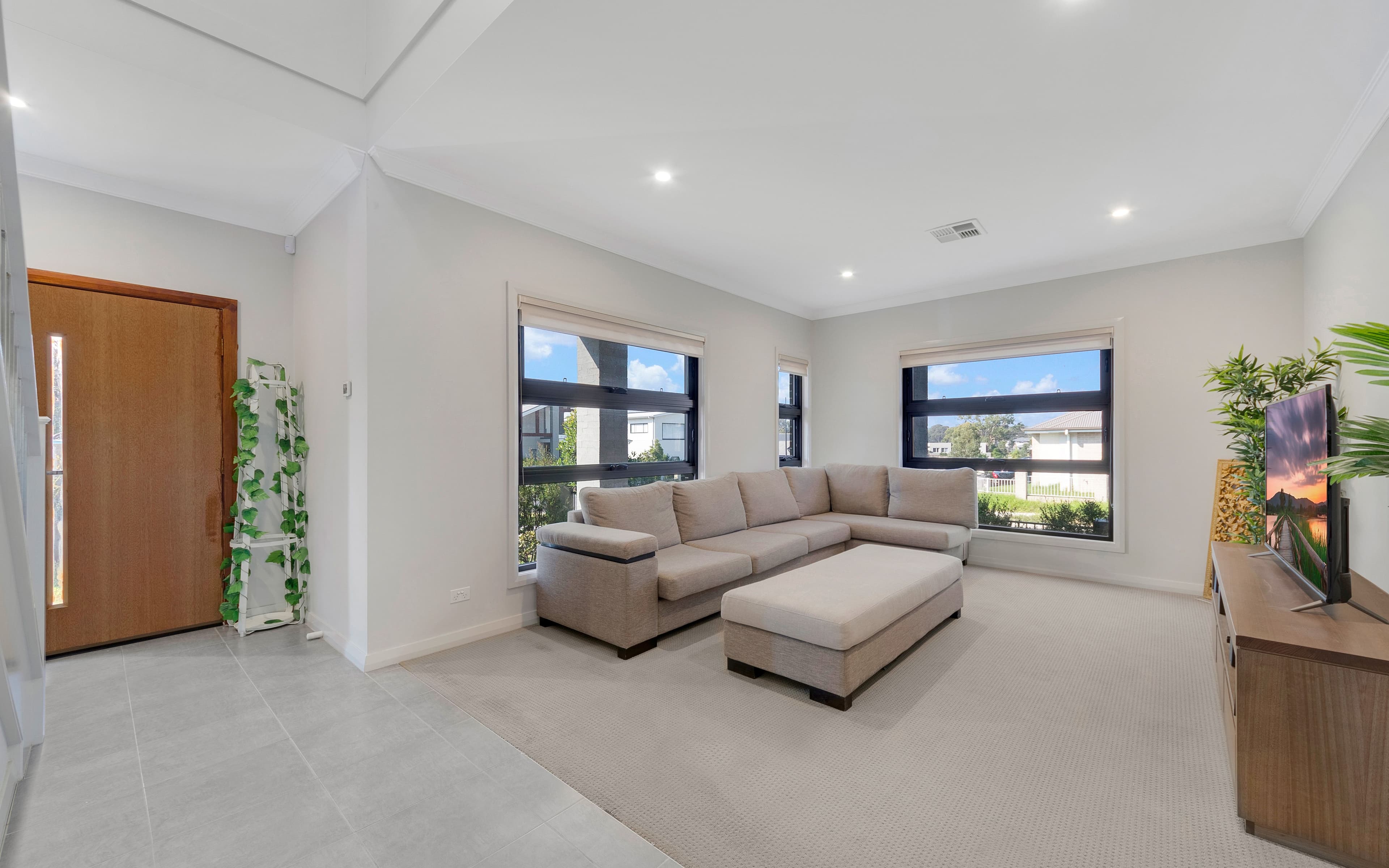 76 University Drive, Campbelltown NSW 2560, Campbelltown - Thumbnail 2