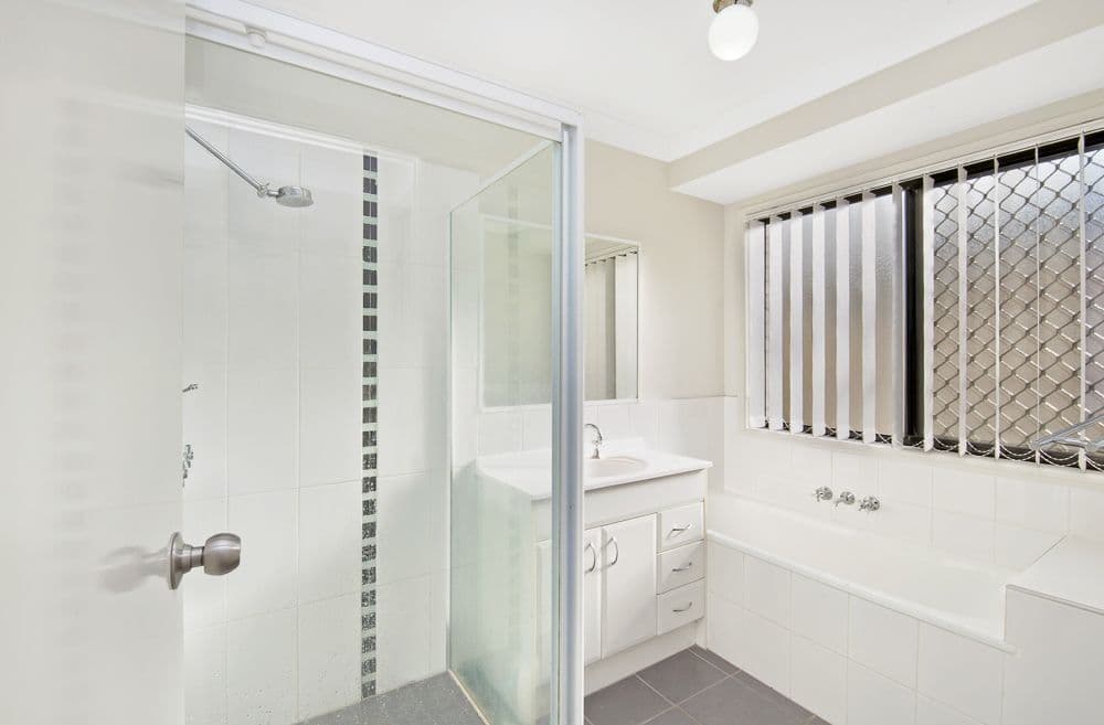 26 Hubner Drive, Rothwell QLD 4022, Rothwell - Thumbnail 4