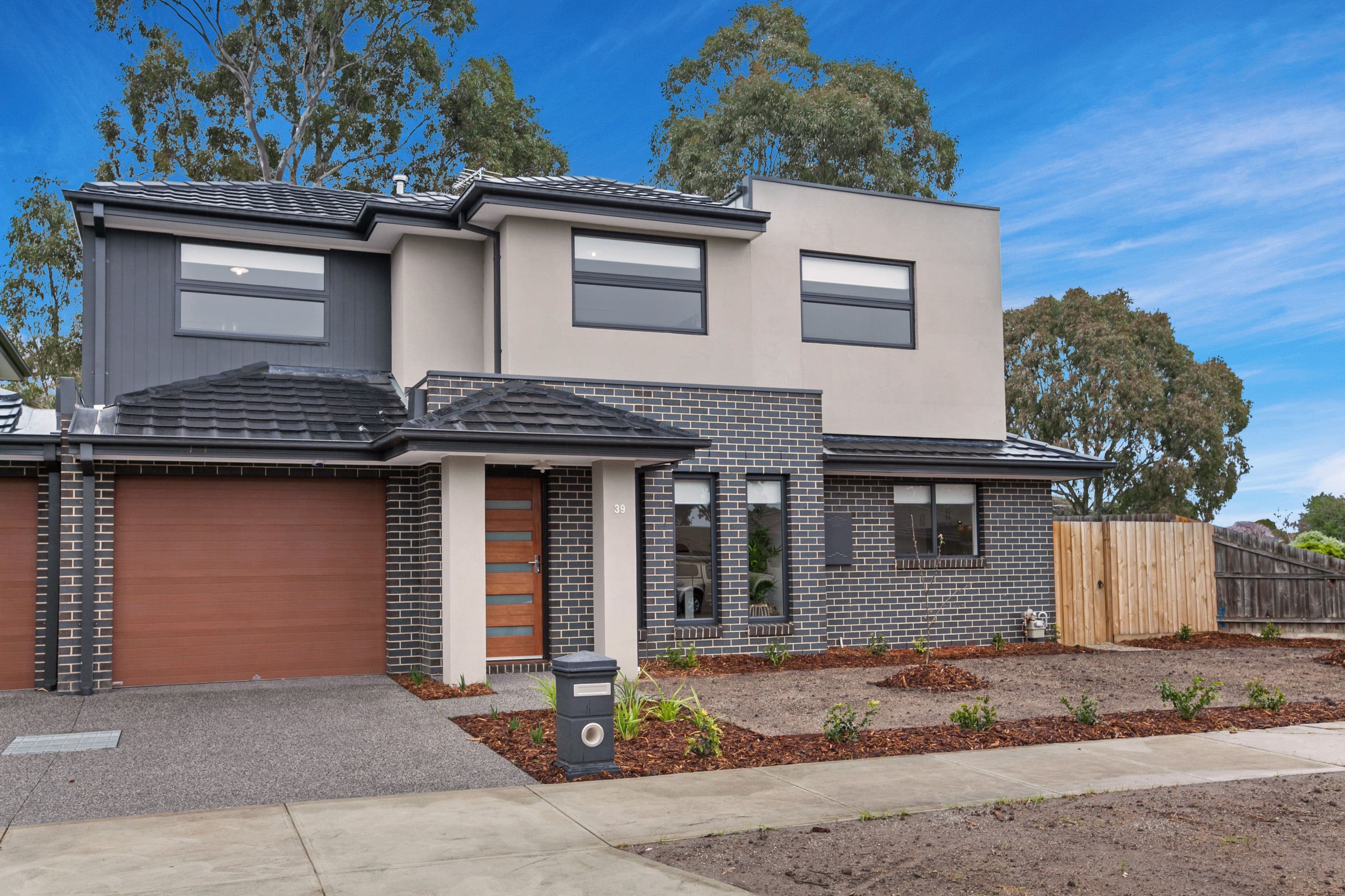 39 Hurlstone Crescent, Mill Park VIC 3082, Mill Park - Thumbnail 2