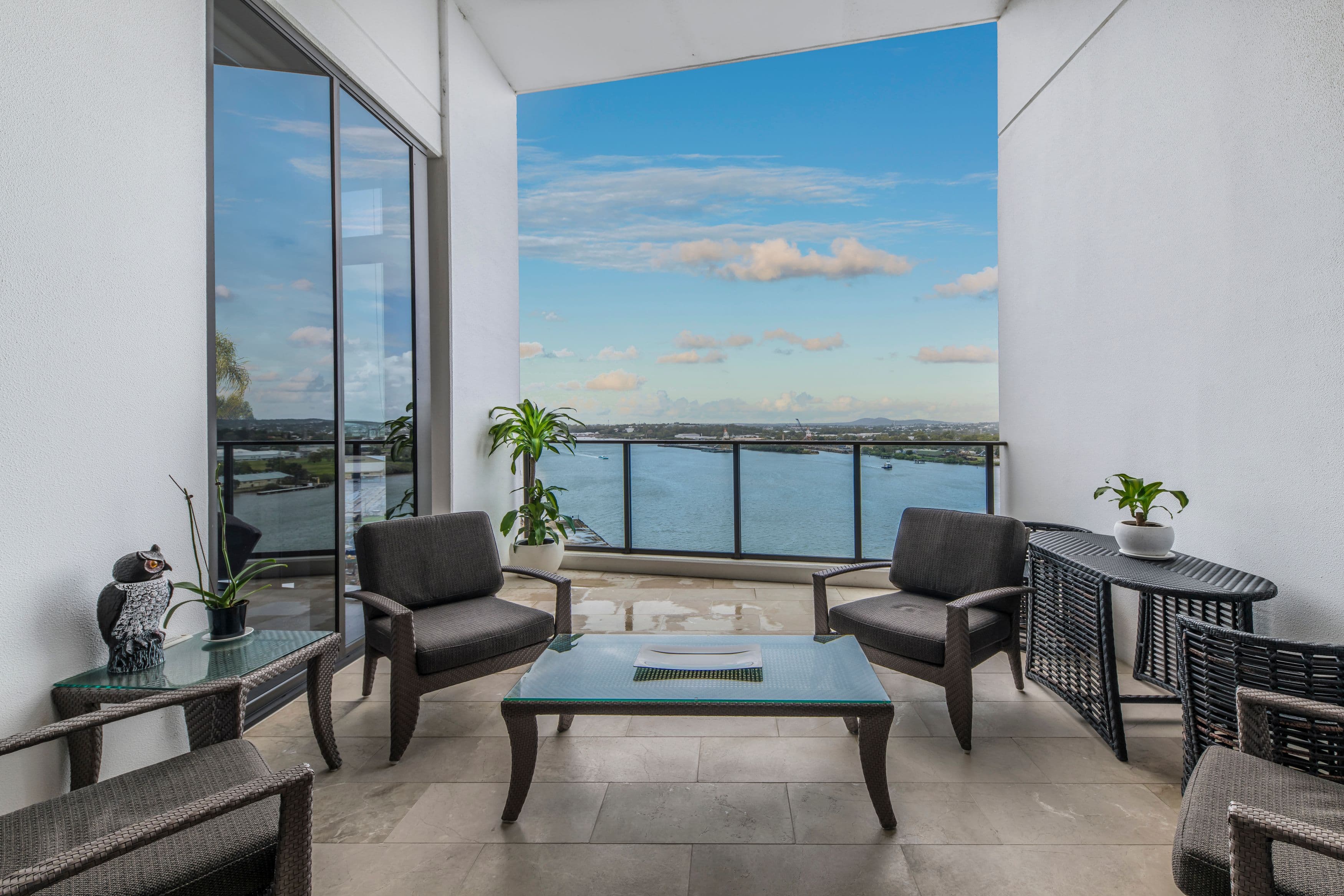 Penthouse One, Pinnacle Complex, Hamilton QLD 4007, Hamilton - Image 1
