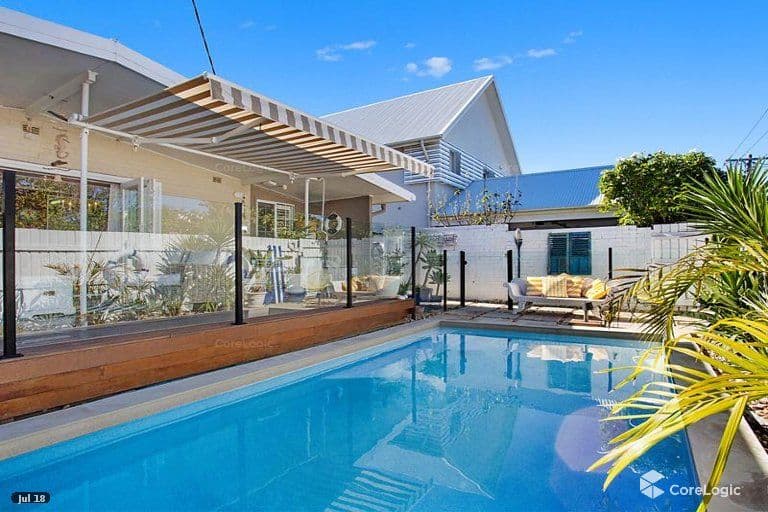 23 Ocean Street, Mermaid Beach QLD 4218, Mermaid Beach - Thumbnail 2