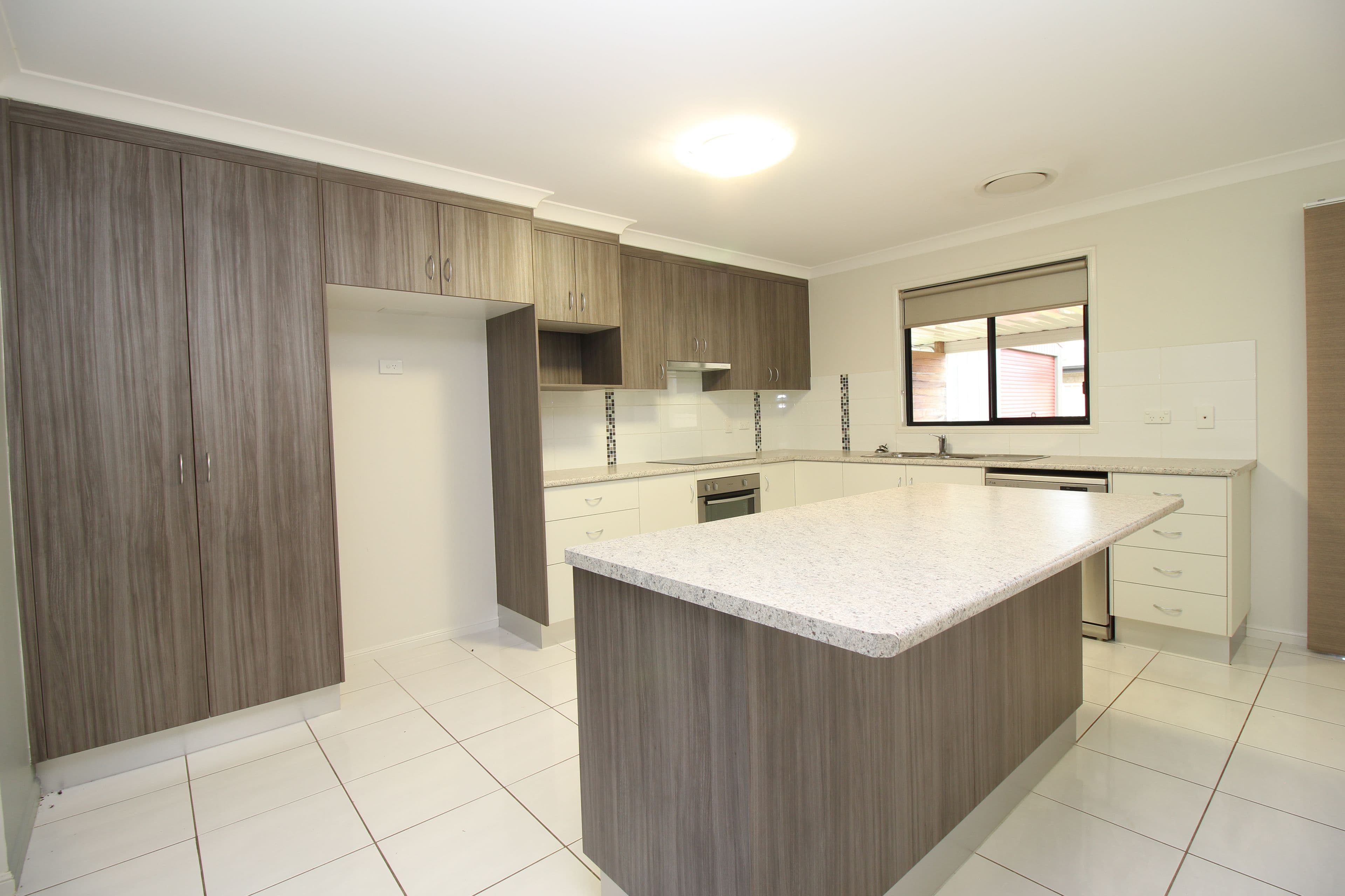 26 Lakeside Drive, Emerald QLD 4720, Emerald - Thumbnail 6