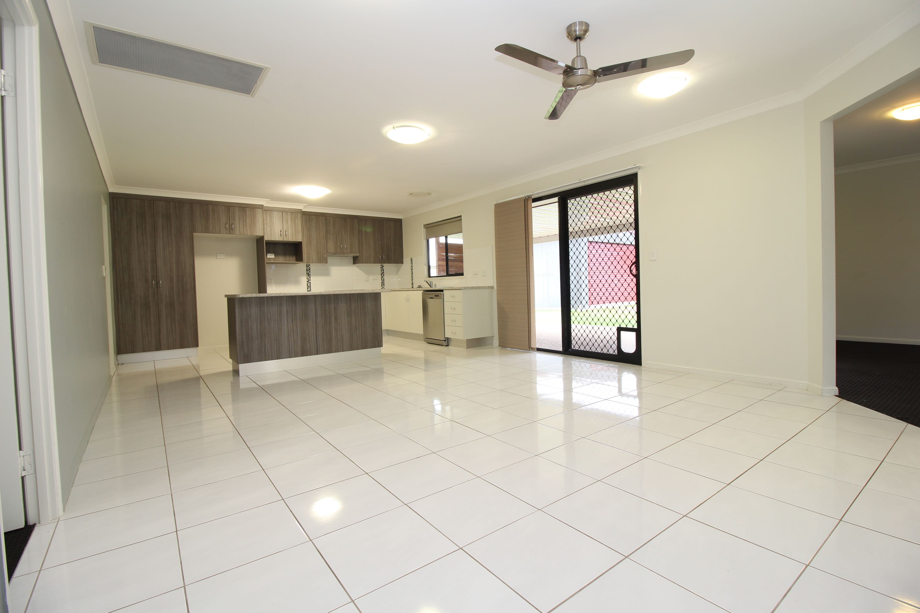 26 Lakeside Drive, Emerald QLD 4720, Emerald - Thumbnail 7