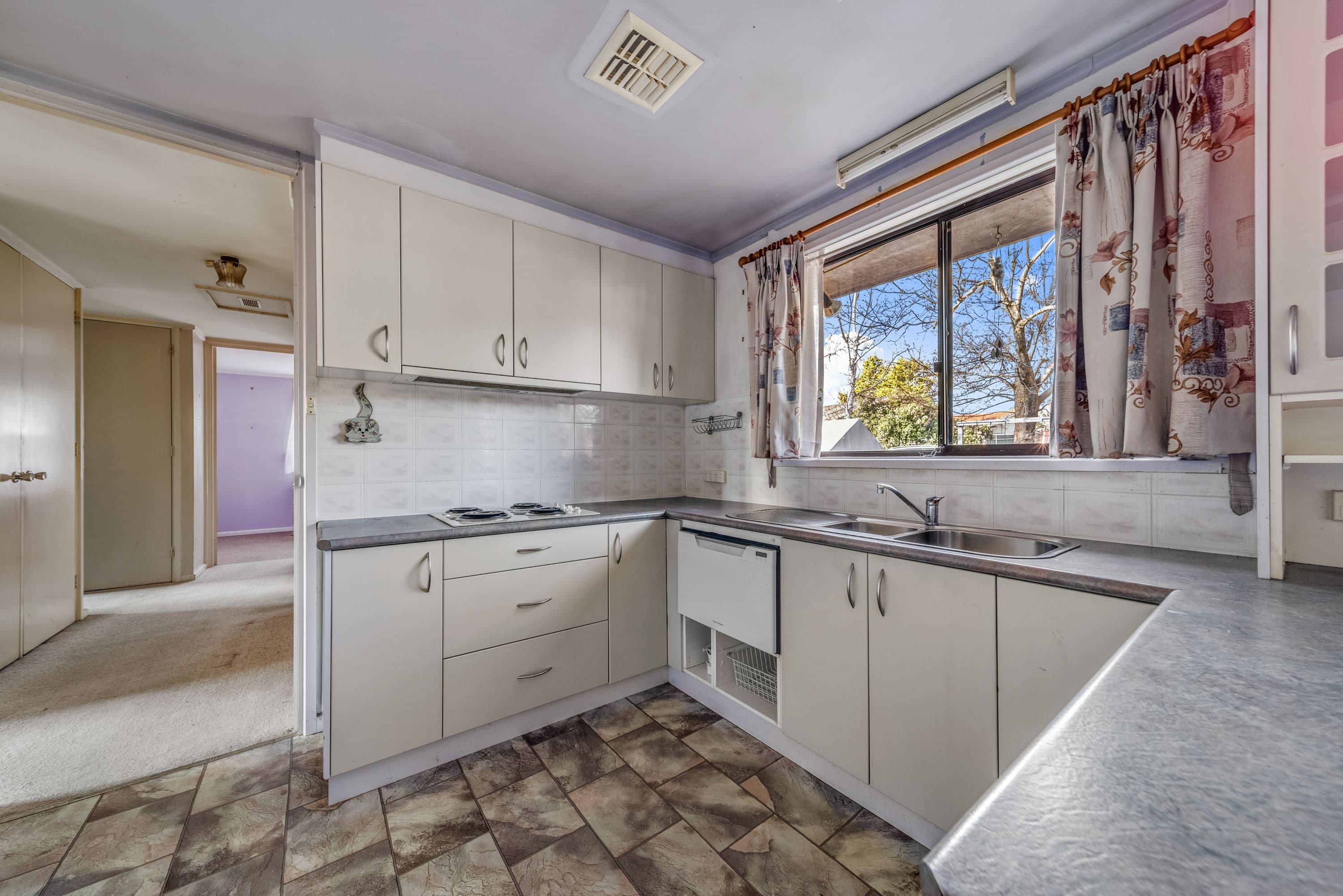18 Yaldwyn Place, Kambah ACT 2902, Kambah - Thumbnail 4