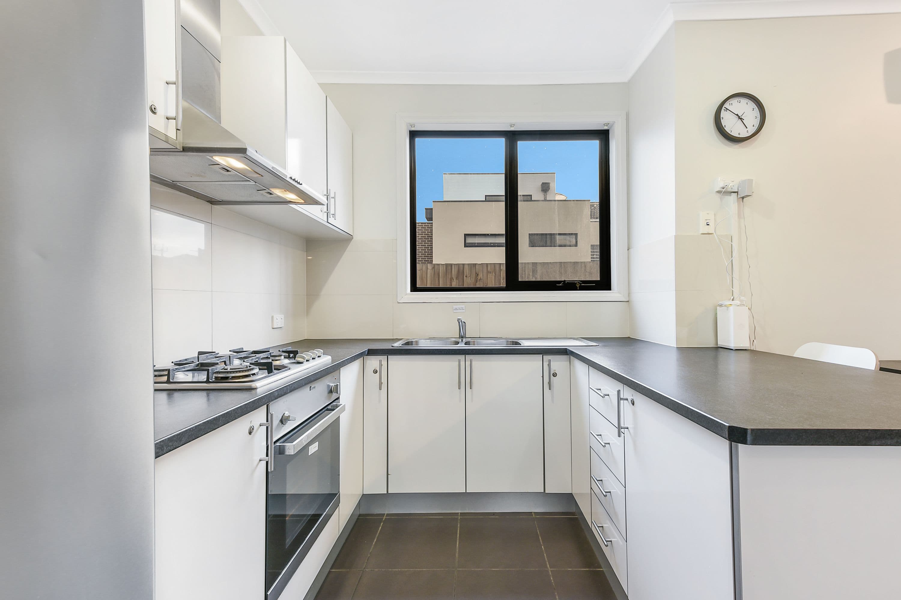 27 Glenbrook Avenue, Clayton VIC 3168, Clayton - Thumbnail 2