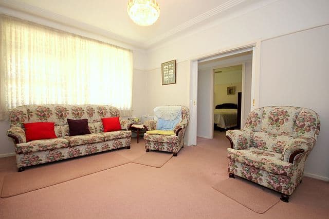 6 Leighdon Street, BASS HILL NSW 2197, Bass Hill - Thumbnail 2