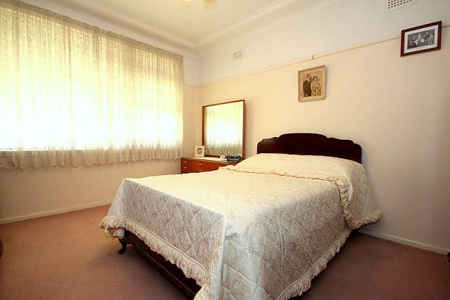 6 Leighdon Street, BASS HILL NSW 2197, Bass Hill - Thumbnail 4