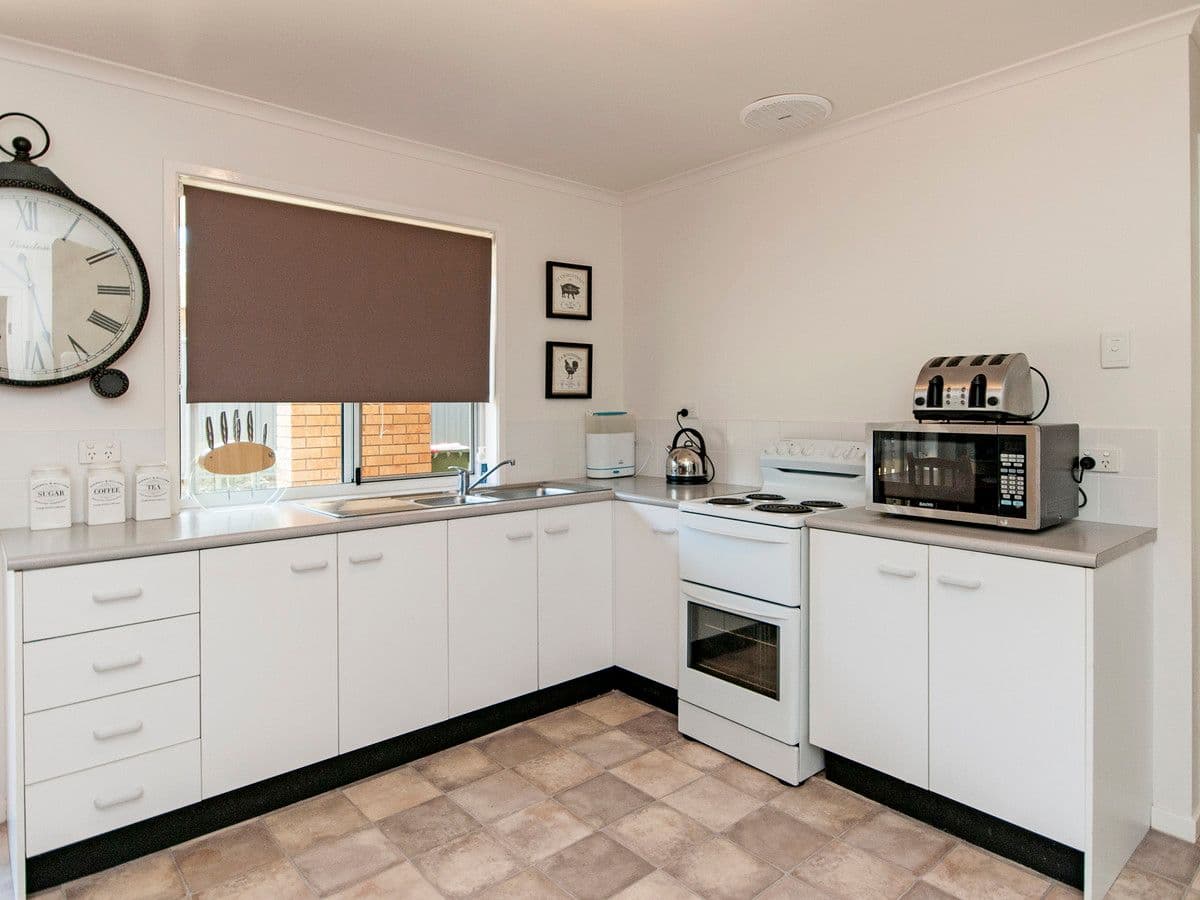 4 Alford Court, GOODNA QLD 4300, Goodna - Thumbnail 3