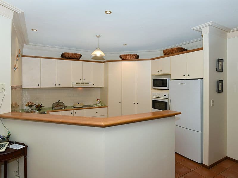 2 Emerald Court, Middle Ridge QLD 4350, Middle Ridge - Thumbnail 6