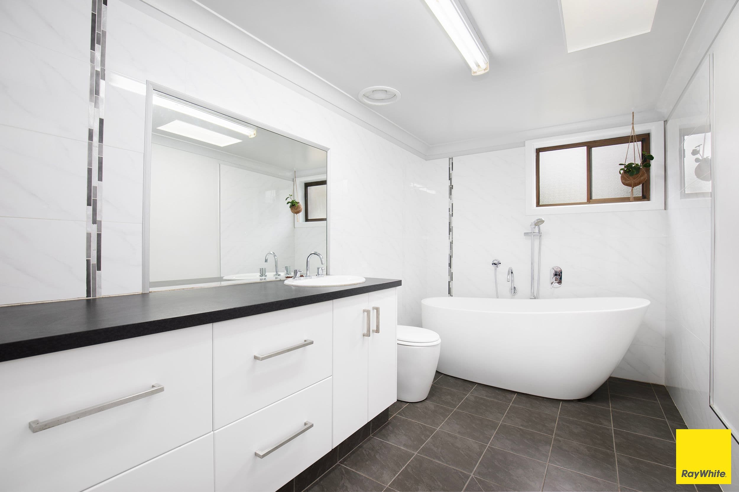 8 Dutton Parade, Guyra NSW 2365, Guyra - Thumbnail 5
