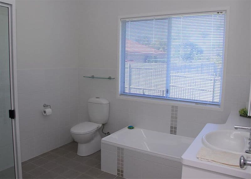 12  Faye Avenue, SCARNESS QLD 4655, Scarness - Thumbnail 4