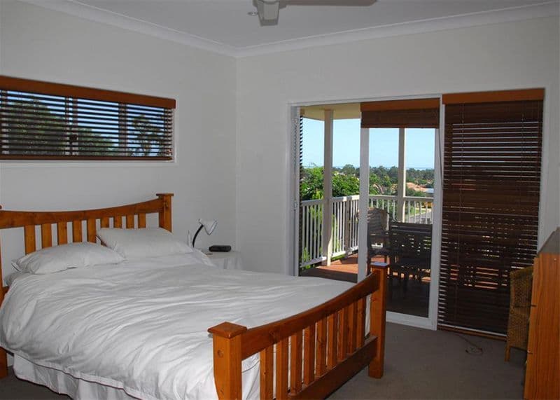 12  Faye Avenue, SCARNESS QLD 4655, Scarness - Thumbnail 5