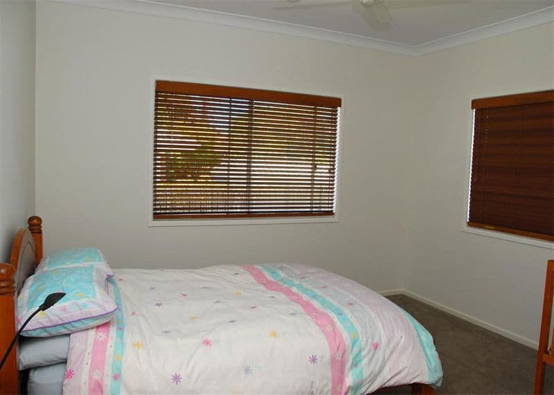 12  Faye Avenue, SCARNESS QLD 4655, Scarness - Thumbnail 6