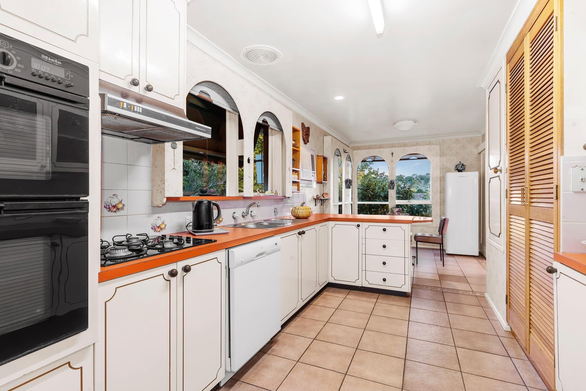 3 Cypress Avenue, Burwood VIC 3125, Burwood - Thumbnail 3