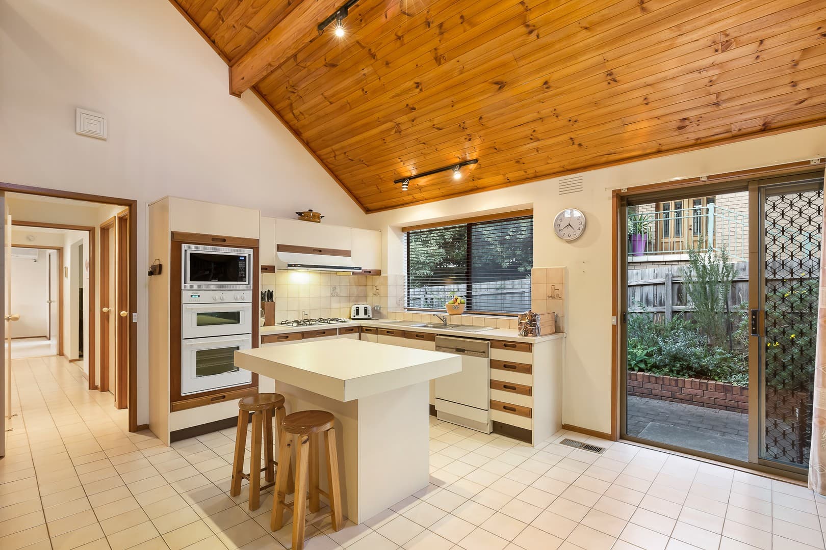 19 Athenry TerraceTemplestowe, VIC 3106, Templestowe - Thumbnail 2