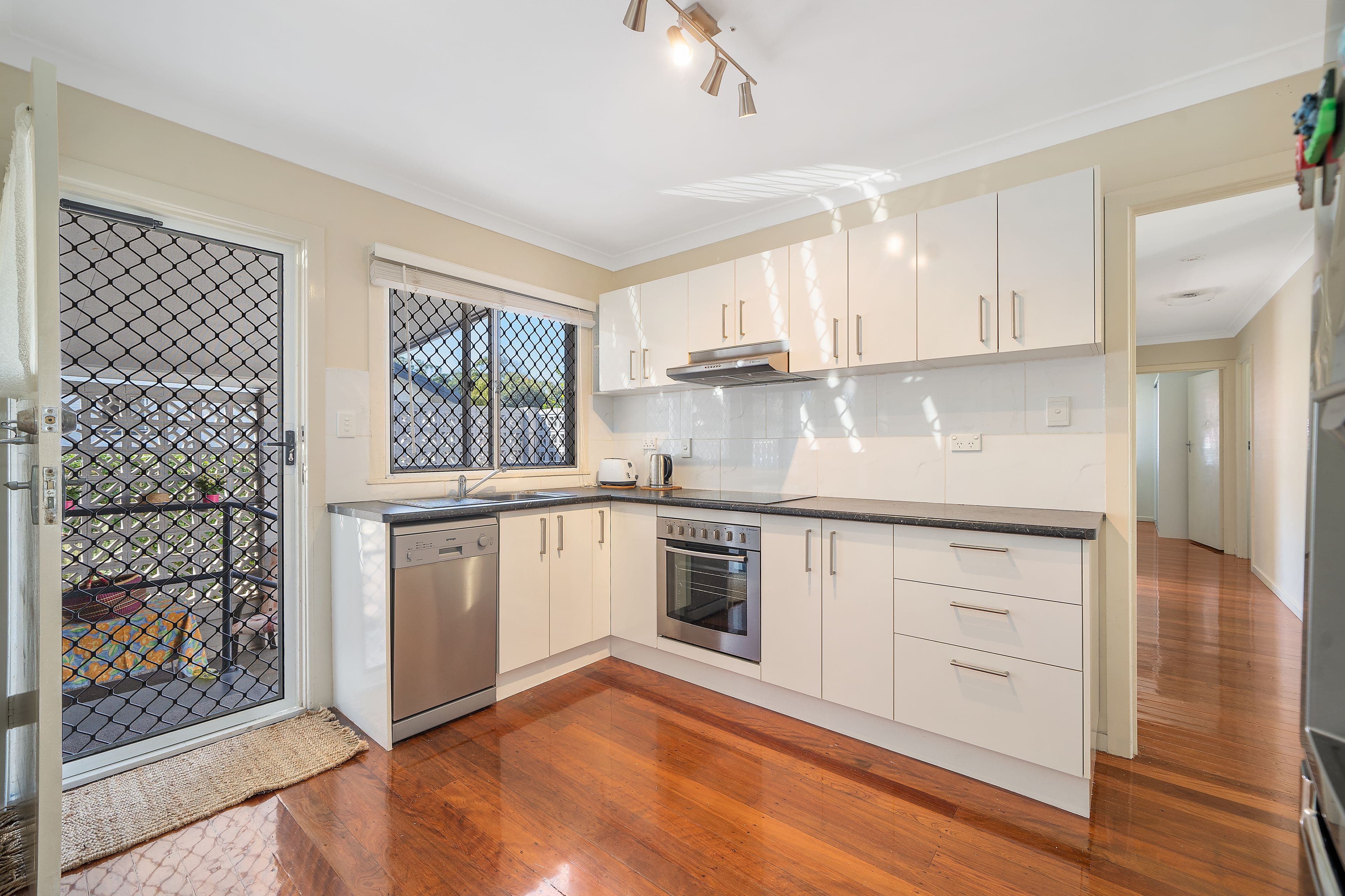 12 Griffith Road, Scarborough QLD 4020, Scarborough - Thumbnail 3
