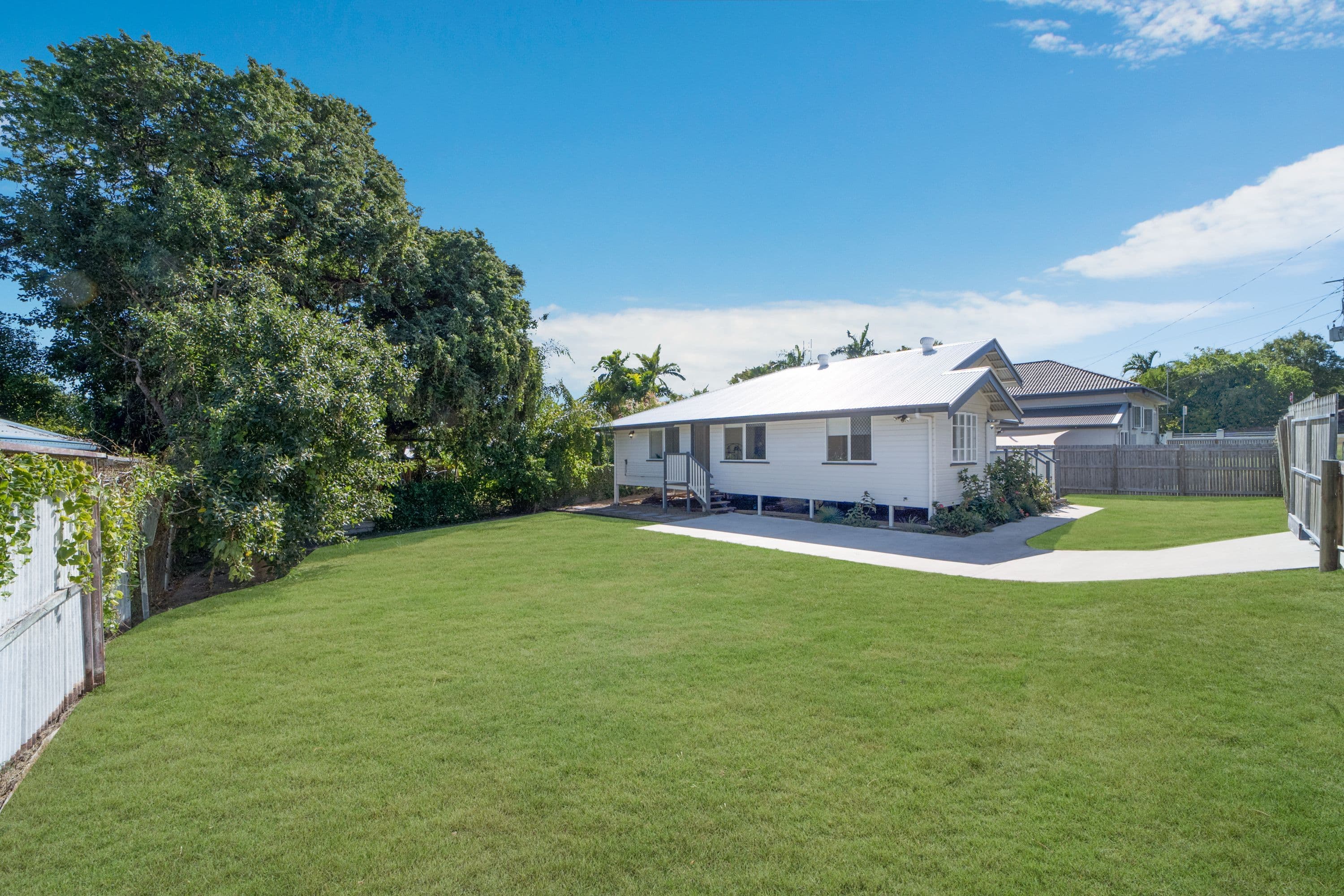 12 Potts Street, Belgian Gardens QLD 4810, Belgian Gardens - Thumbnail 2
