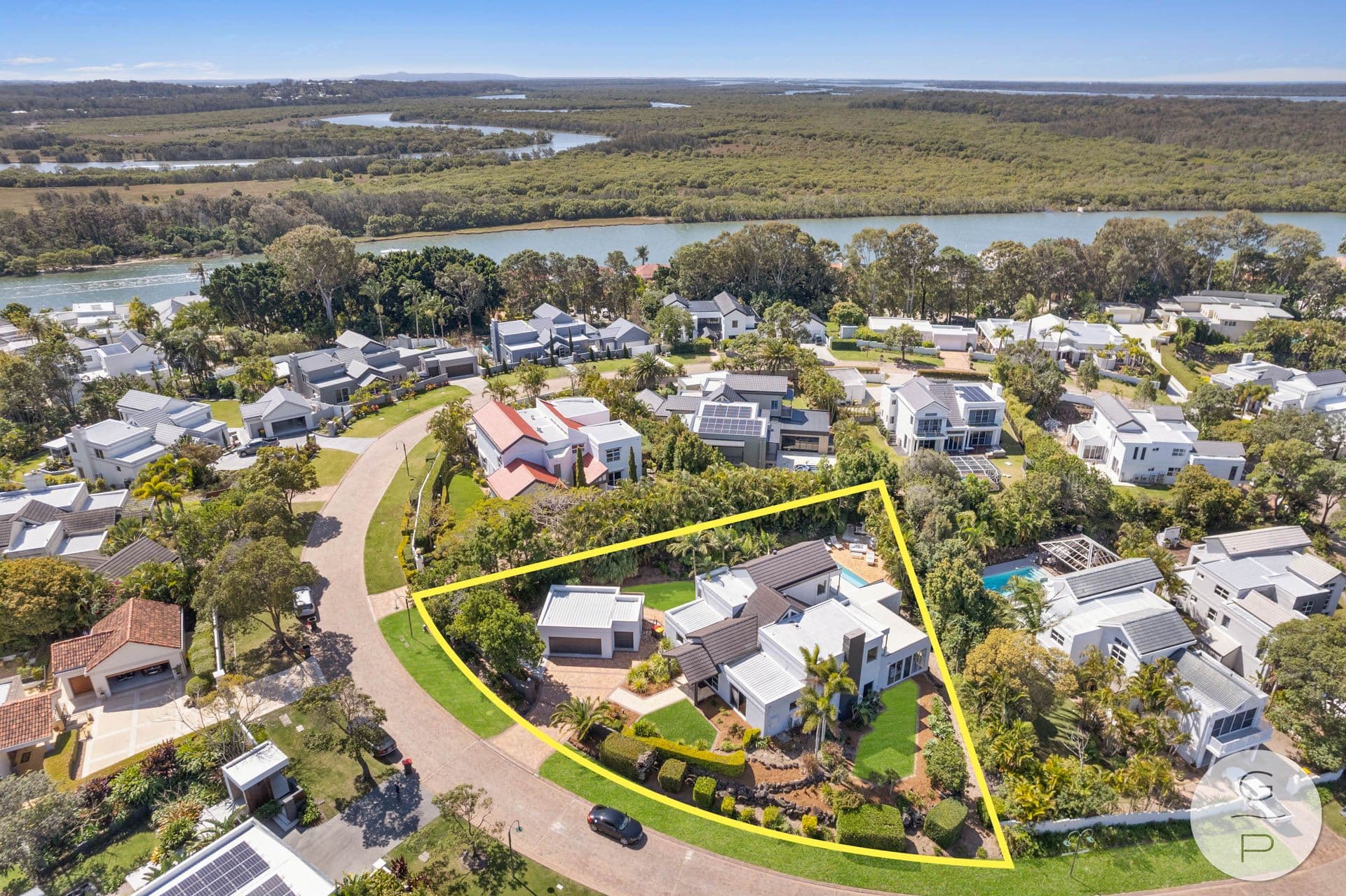 7061 Riverview Crescent, Sanctuary Cove QLD 4212, Sanctuary Cove - Thumbnail 2