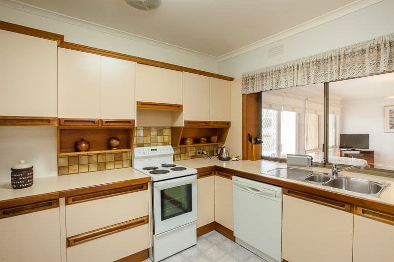 51 Outlook Drive, DANDENONG NORTH VIC 3175, Dandenong North - Thumbnail 3