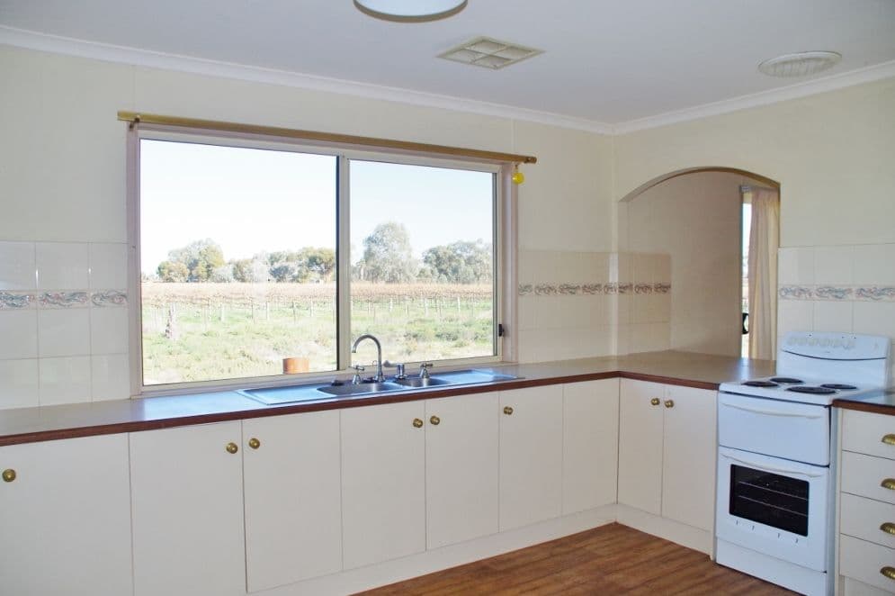 82 Plush's Bend Road, Renmark SA 5341, Renmark - Thumbnail 4