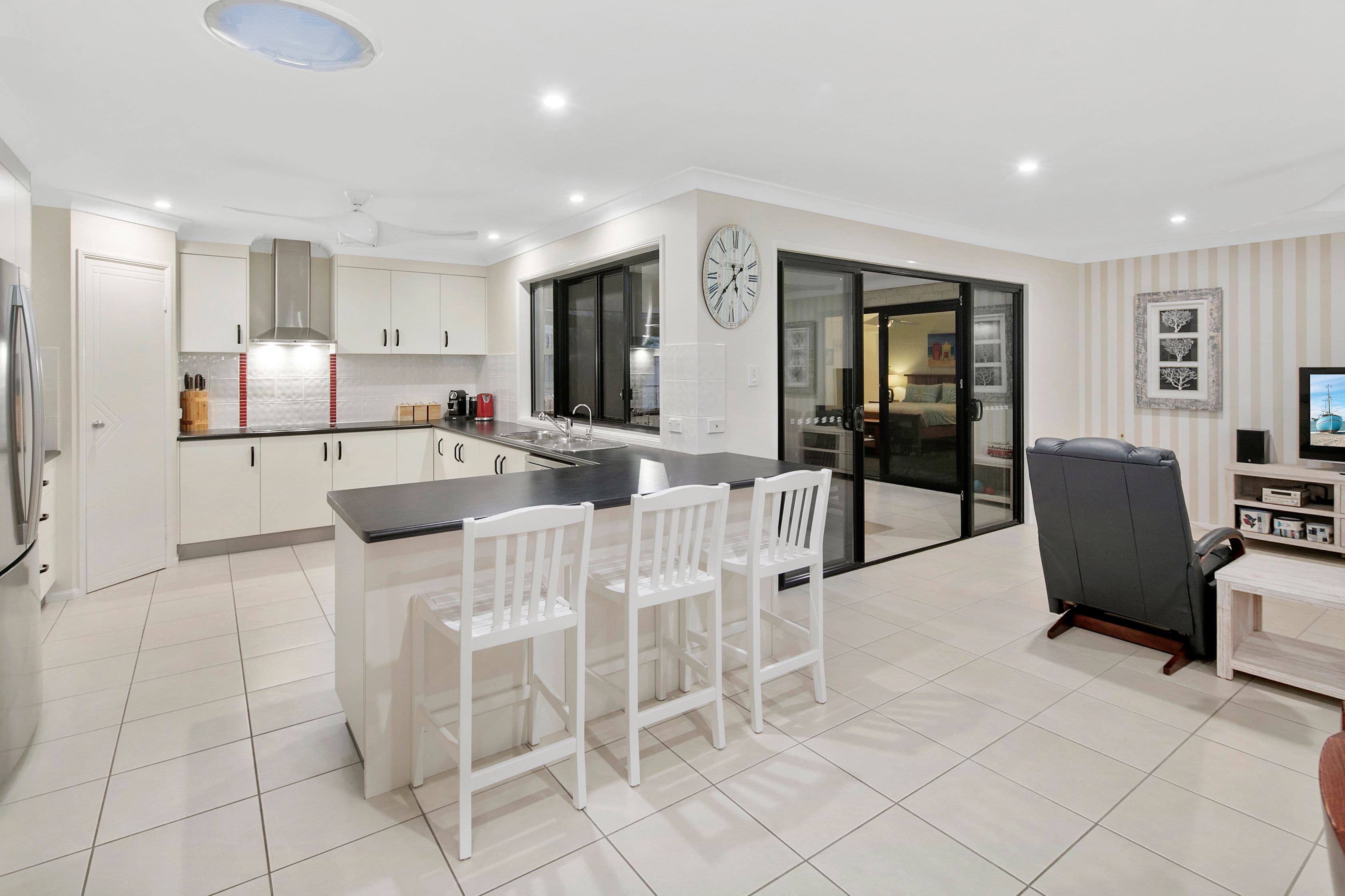19 Bryce Place, Birkdale QLD 4159, Birkdale - Thumbnail 3