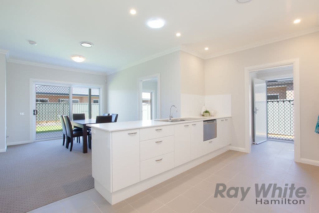 1 Heron Circuit, FULLERTON COVE NSW 2318, Fullerton Cove - Thumbnail 3