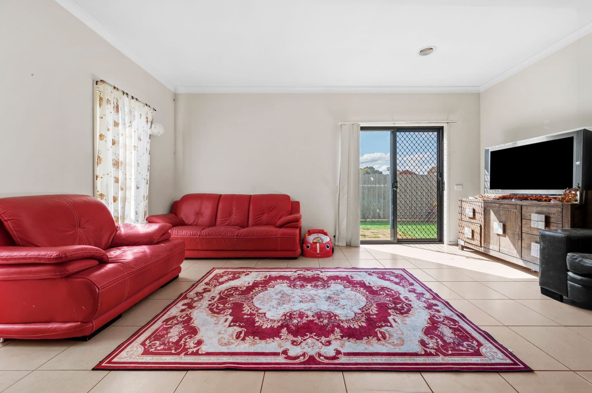 17 Crestmont Drive, Melton South VIC 3338, Melton South - Thumbnail 5