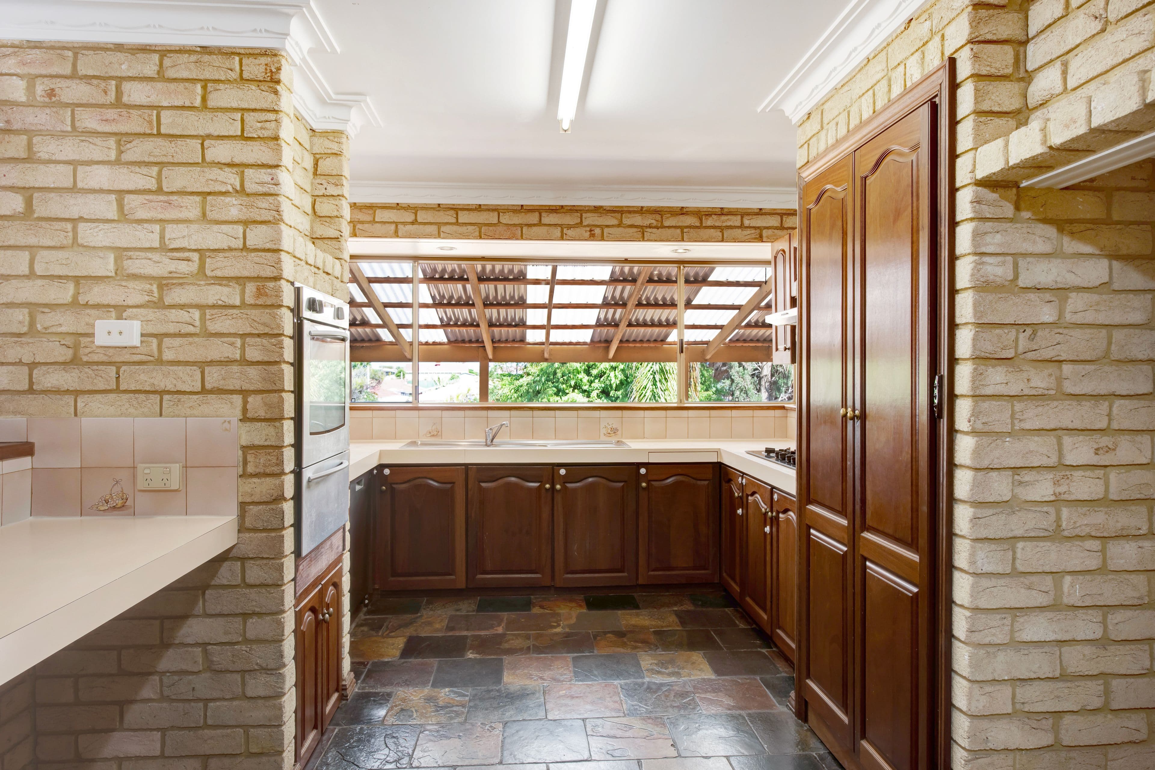24 Glenview Street, Mount Tarcoola WA 6530, Mount Tarcoola - Thumbnail 2