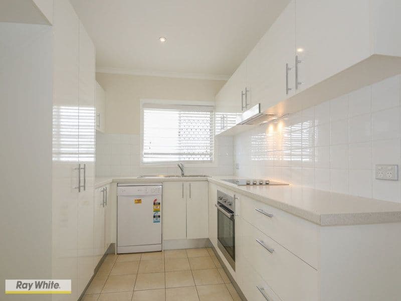 37 Bell Street, Woody Point QLD 4019, Woody Point - Thumbnail 6