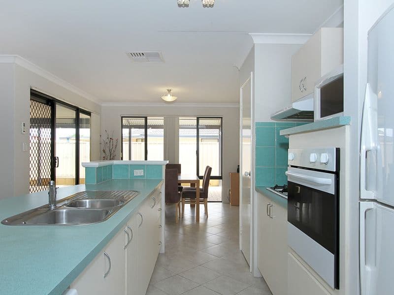 33 Serpentine Meander, GOSNELLS WA 6110, Gosnells - Thumbnail 8