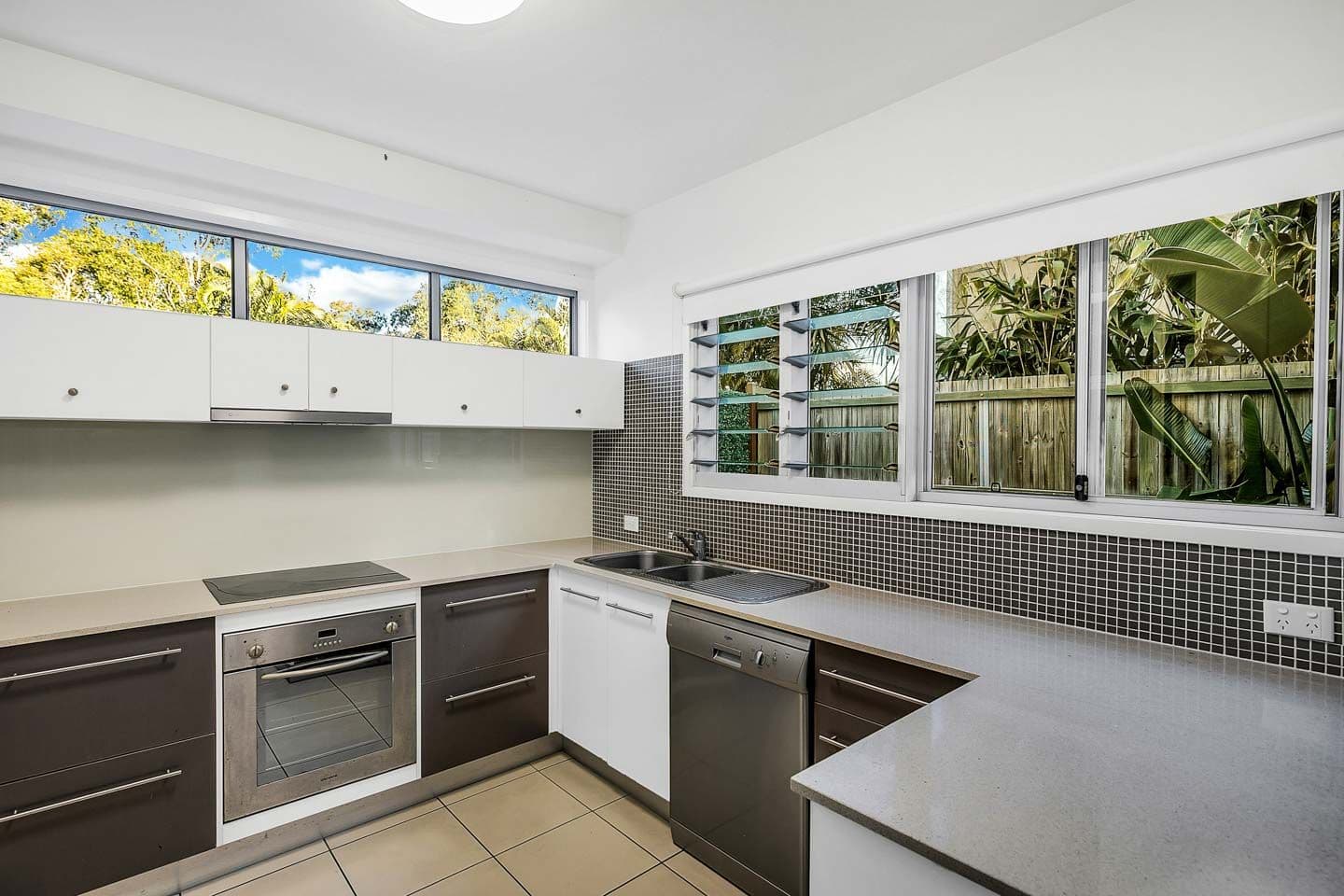 80 Moolyyir Street, Urangan QLD 4655, Urangan - Thumbnail 7