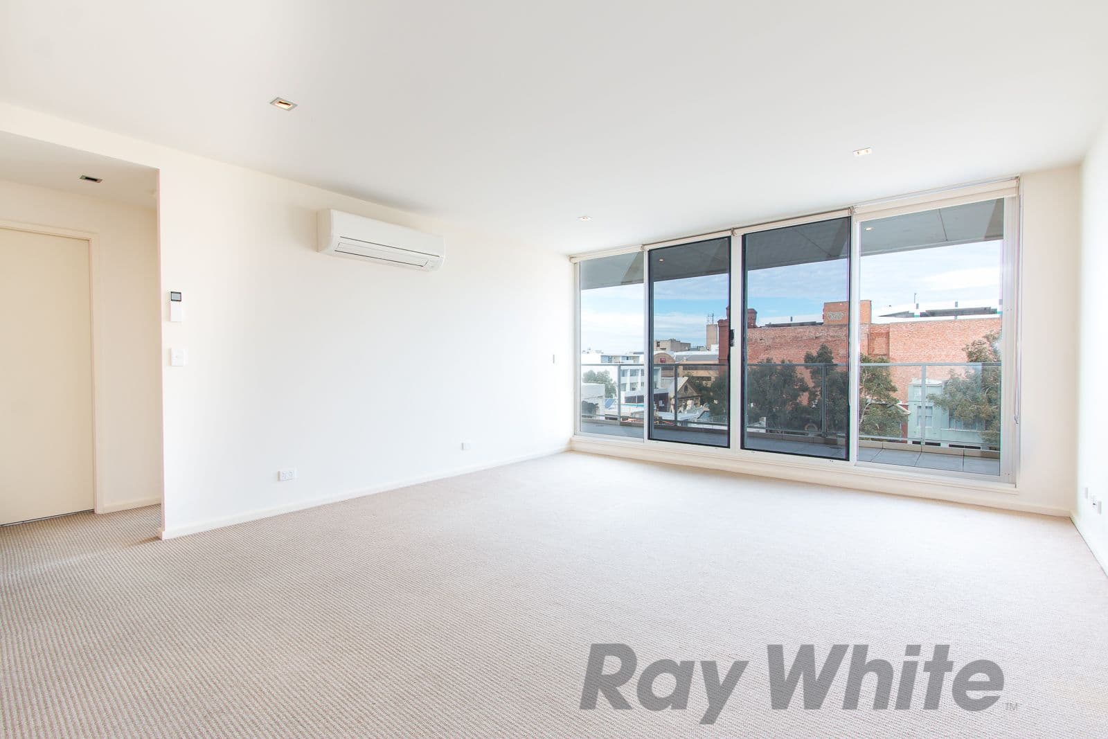 24 Bolton Street, Newcastle NSW 2300, Newcastle - Thumbnail 2